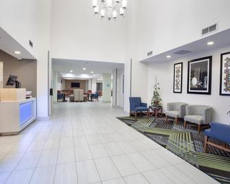 Holiday Inn Express Yreka-Shasta Area, An IHG Hotel - Yreka - Будівля