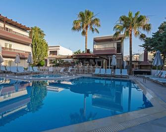 Summer Dream - Réthymnon - Piscine