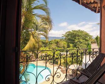 Pousada Villaggio Assis - Ilhabela - Balkon