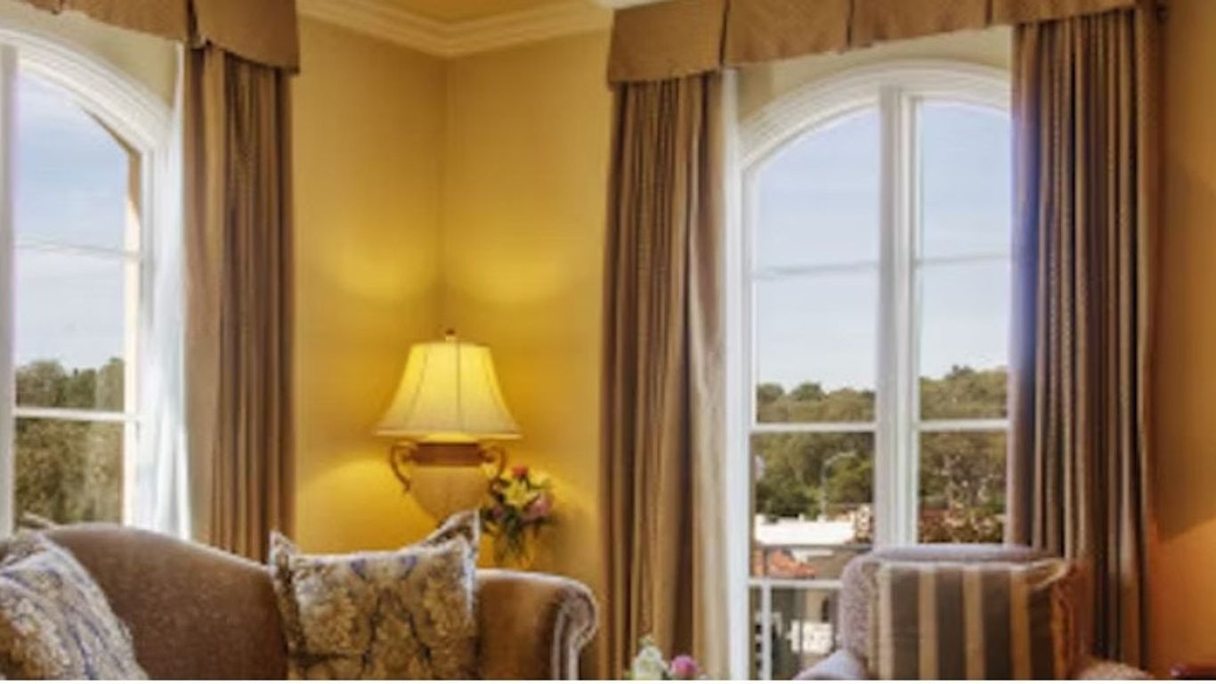 The Carlton Hotel, Atascadero, a Tribute Portfolio Hotel