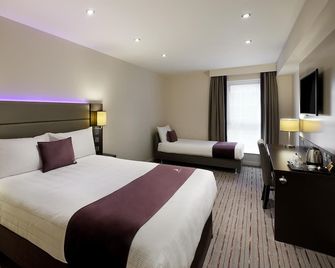 Premier Inn Falkirk East - Falkirk - Bedroom