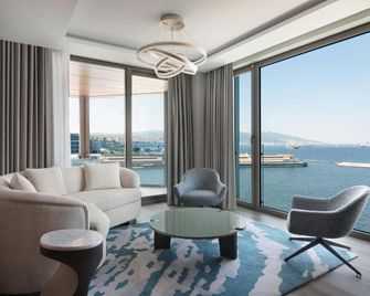 إيزمير ماريوت هوتل - ازمير - غرفة معيشة