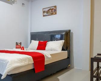 RedDoorz Near Rsud Kota Luwuk - Luwuk - Habitació
