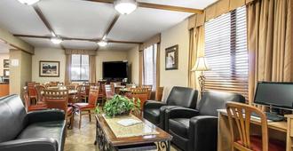 Quality Inn & Suites North - Springfield - Σαλόνι