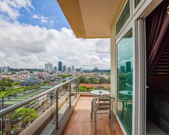 Riverine Diamond Kuching - Kuching - Balcony