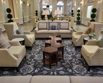 Peaceful Accommodation w/ Indoor Pool | 2 Units Near Downtown - Staunton - Lounge