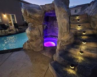 Exquisite summerwind Guest HousebrNear I-10 Freeway - Calimesa - Pool