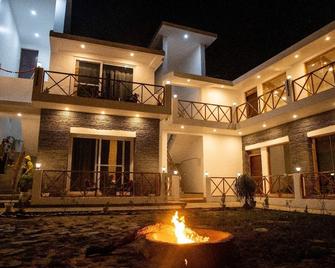Maatidera Resort- Kanatal - Your Himalayan Abode - Kanatal - Edificio