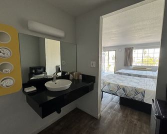 Motel 6 Delano Ca - Delano - Schlafzimmer