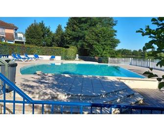 Coquet type 2 Marciac on the lakefront in the heart of nature - Marciac - Pool