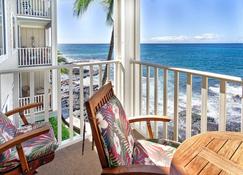 Amazing Oceanfront Condo w/ Breath Taking Sunsets and Soothing Sea Breeze! - Hale Kona Kai 306 - Kailua-Kona - Balcón