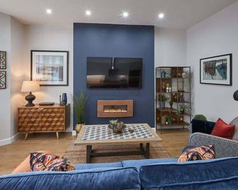 Host Stay Green View - Harrogate - Living room