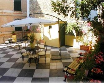 La Poesia - Monterosso al Mare - Binnenhof