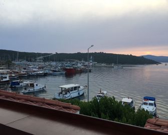 Teos Lodge Pansiyon & Restaurant - Seferihisar - Extérieur