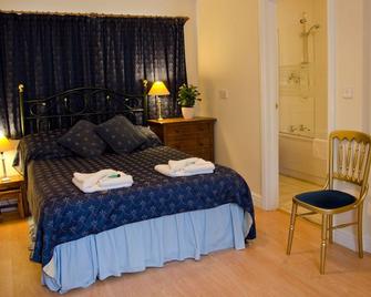 Halfway House Inn & Cottages - Bridgnorth - Habitación