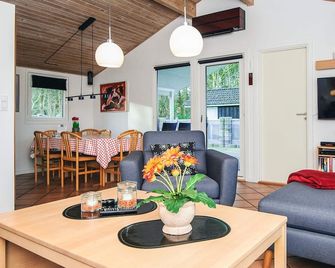 8 person holiday home in Ringkøbing - Ringkøbing - Wohnzimmer
