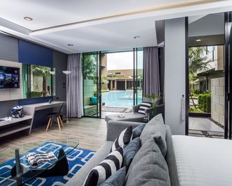 The Crystal Hotel Buriram - Buri Ram