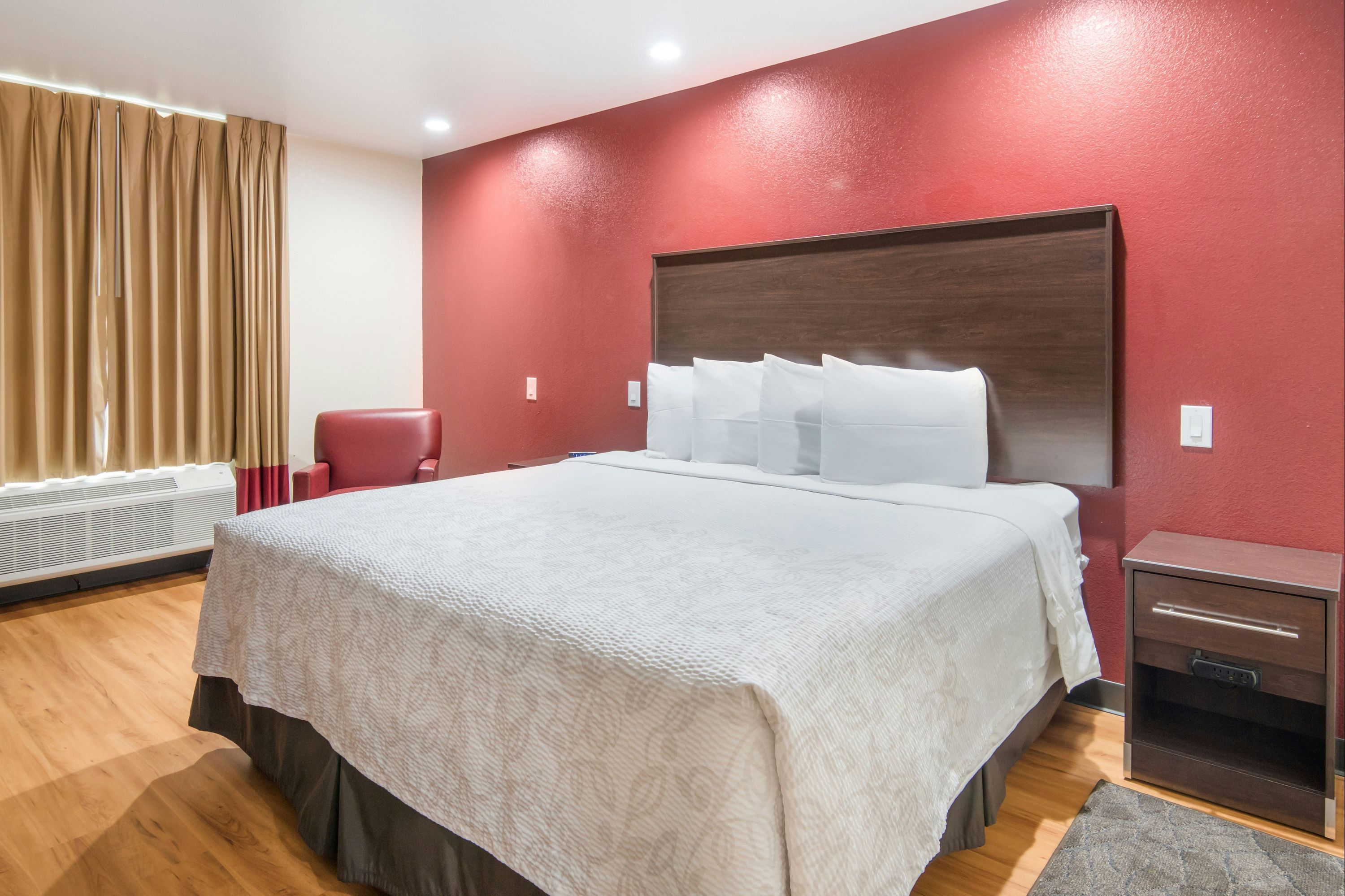 Red Roof Inn Plus+ Fort Worth - Burleson - Burleson - Спальня