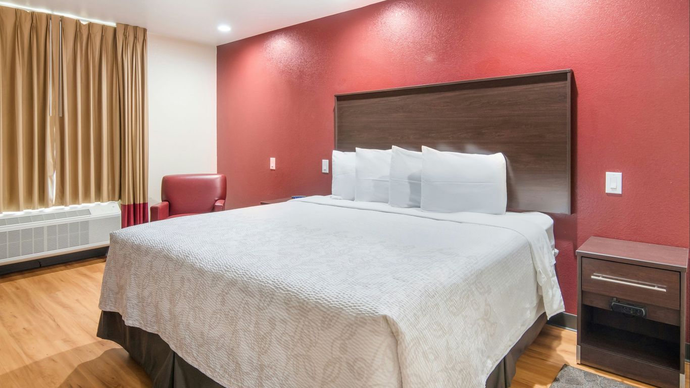 Red Roof Inn Plus+ Fort Worth - Burleson