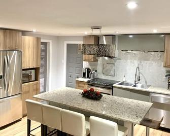 Zen1 Stylish Modern/Rustic Apartment in the Heart of Nature - Saint-Zénon - Kitchen