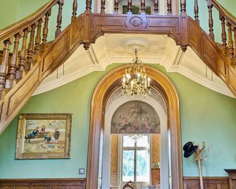 Château de la Roche 11-12 pers, historical charm, comfort included - Laval - Escalier