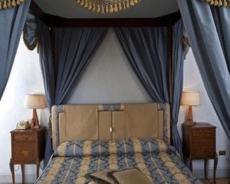 Palazzo Dragoni - Spoleto - Bedroom