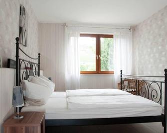 Holiday apartment Schleich for 1 - 4 persons with 2 bedrooms - Holiday apartment in one or multi-fam - Schleich - Habitación
