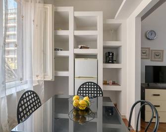 Izzhome Delightful - Cagliari - Essbereich