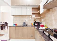 Kolam Serviced Apartments - Adyar. - Chennai - Kitchen