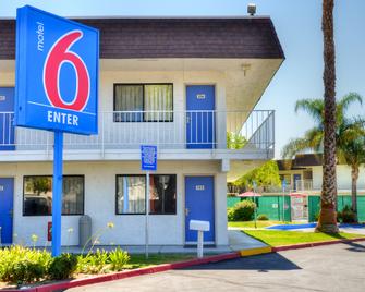 Motel 6 Santa Nella, Ca - Los Banos - Interstate 5 - Santa Nella - Building