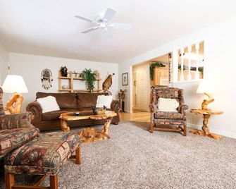 South Fork Cabin - West Yellowstone - Sala de estar