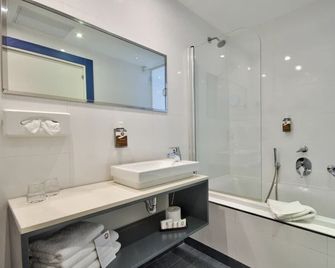 Db Seabank Resort And Spa - Mellieha - חדר רחצה