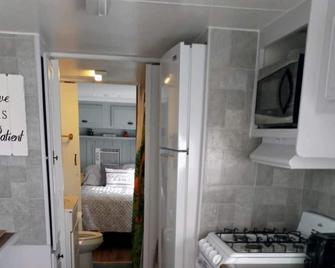 Hobbit House, Tiny Home. - North Fort Myers - Bathroom