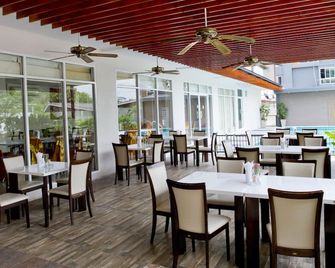 Sinsuvarn Airport Suite - Banguecoque - Restaurante