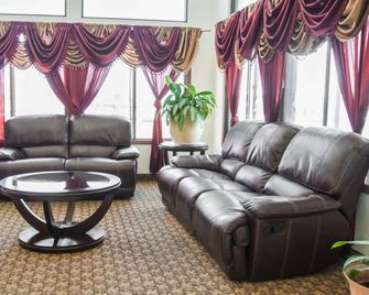 Econo Lodge Kansas City Downtown North - Kansas City - Wohnzimmer