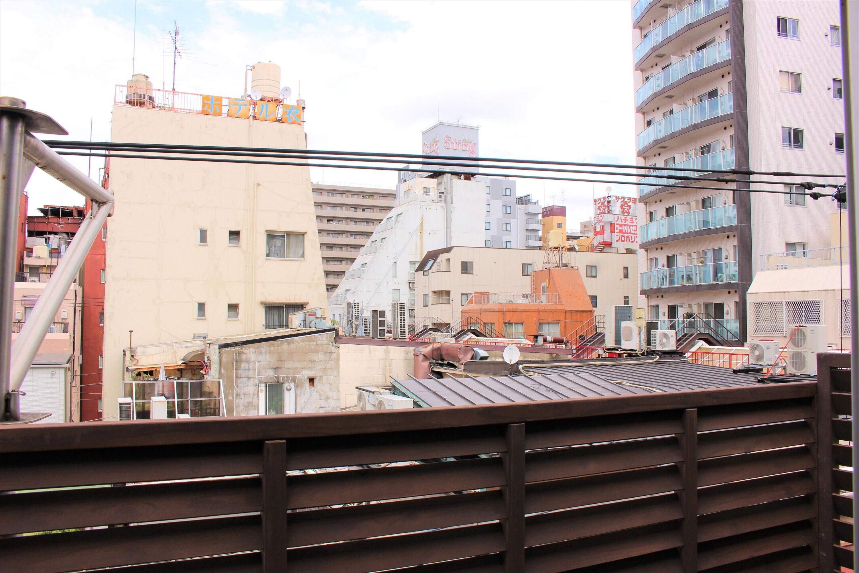 K's House Tokyo Oasis - Quality Hostel in Asakusa - טוקיו - מרפסת