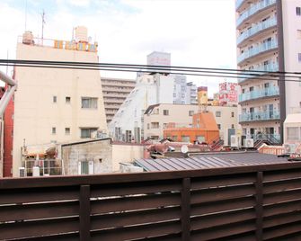 K's House Tokyo Oasis - Quality Hostel in Asakusa - טוקיו - מרפסת