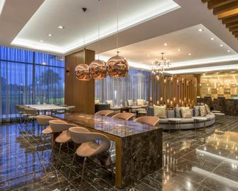 Courtyard by Marriott Prague Airport - Prag - Lobi