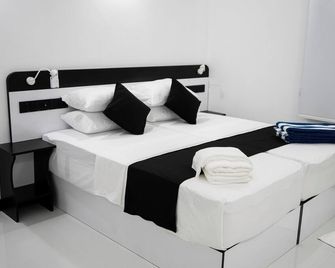 Sunset Beach Stay at Mathiveri - Mathiveri - Bedroom