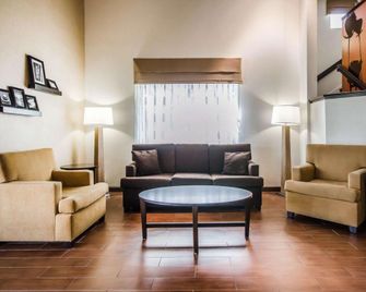 Spark by Hilton Louisville Airport - Louisville - Resepsjon