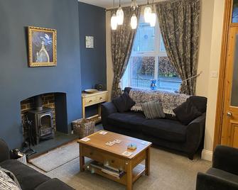 Outstanding Refurbished Home In The Heart Of Coniston Village - Coniston - Living room