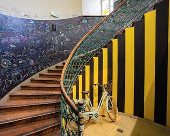 The Hive Party Hostel - Budapest - Trappor