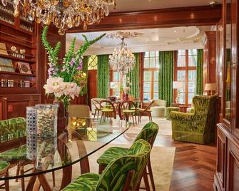 فندق إستريا - امستردام - ردهة