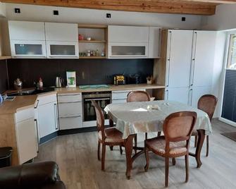 Gemütliche Wohnung mit Kamin im Biosphärenreservat Schaalsee - Gadebusch - Küche