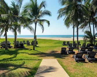 Family House with Pool 10 min airport - Acapulco - Strand