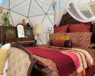 Forest Dome Near Lake Oconee Artistic Design - Eatonton