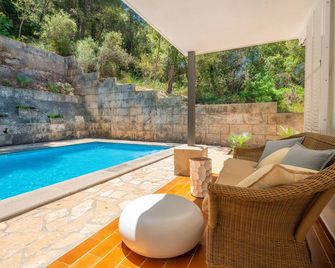 Villa with private swimming pool 450 meters from the beach and at the foot of the mountains - Pollença - Piscine