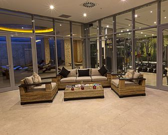 Ramada Plaza by Wyndham Istanbul Atakoy - Estambul - Lobby