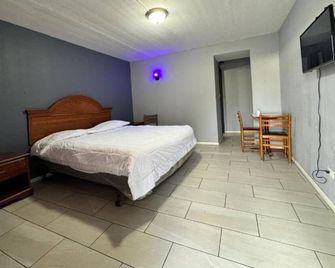 بست موتل باي أو اي ش يكاجو آي-90 - شيكاغو - غرفة نوم