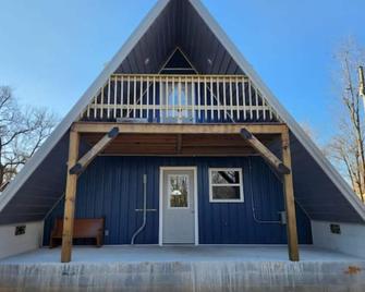 Cedar Grove Rental A-frame - Clarksville - Edificio
